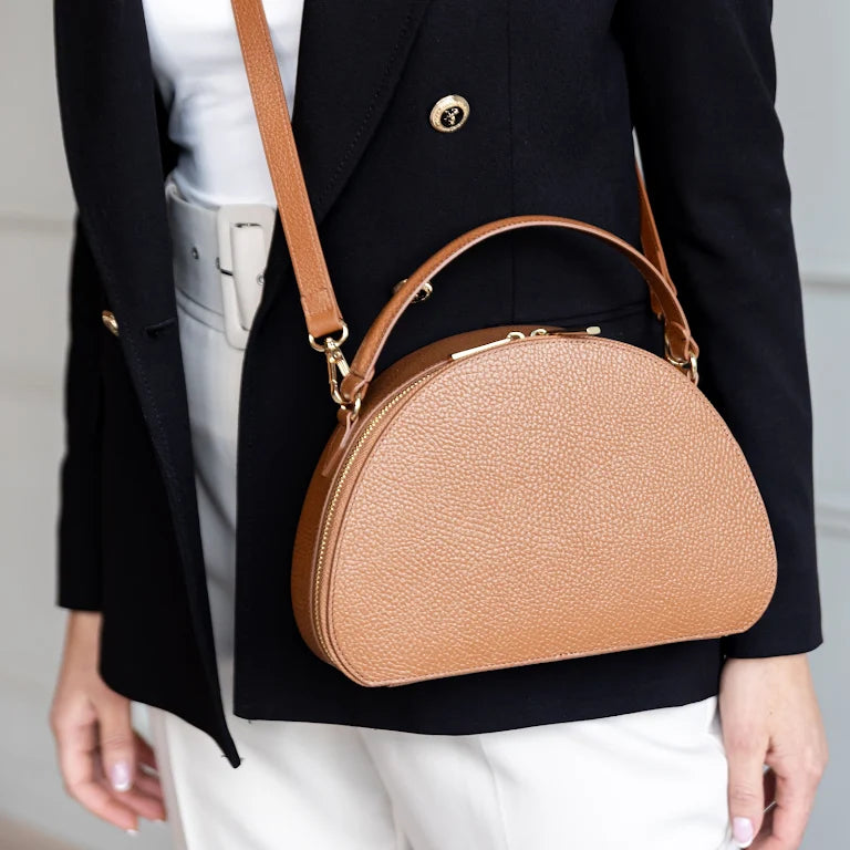 BORSA HALF MOON IN VERA PELLE MEDIA CUOIO